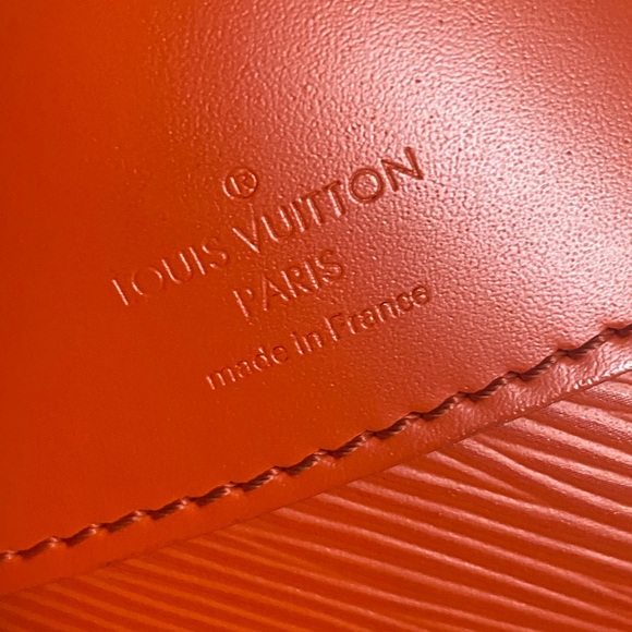 Louis vuitton Pegase 45 in Epi Orange with Raincoat Cover - Picture 15 of 16